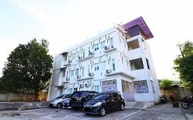 Rumah Kayu Manis Bintaro